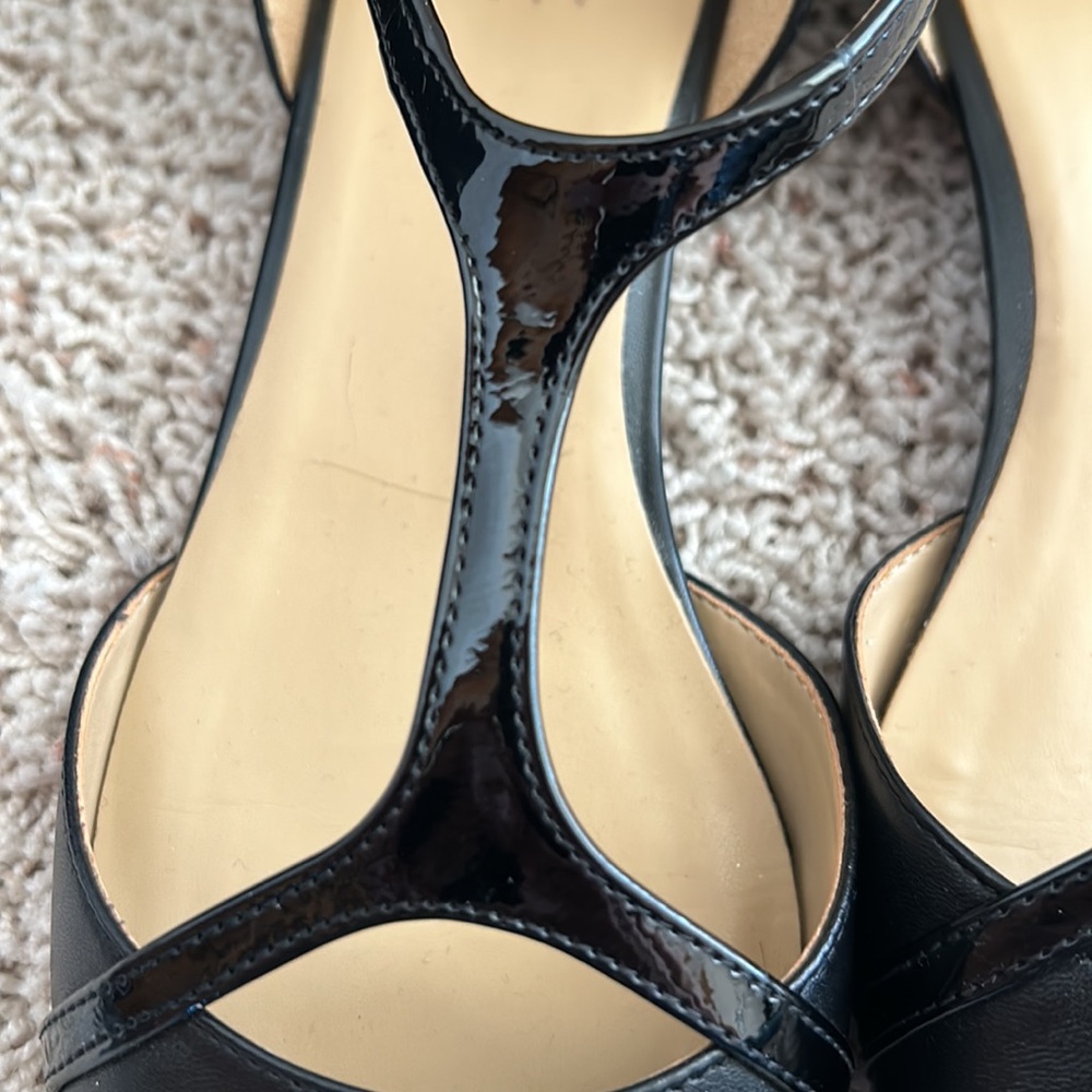 NATURALIZER⭐️Almost NEW🖤T-STRAP Pointed Black LEATHER FLATS. Worn ONCE 3 hours. - Picture 7 of 13